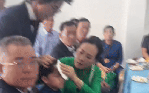 Hành động đắt giá hơn cả xe sang chục tỷ trong đám hỏi phú bà Diệp Lê khiến dân tình xôn xao tấm tắc
