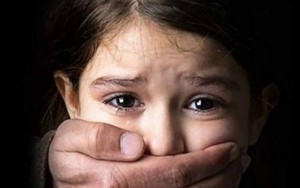 Từ vụ bé 3 tháng tuổi bị người thân xâm hại: Dấu hiệu nghi ngờ trẻ bị xâm hại