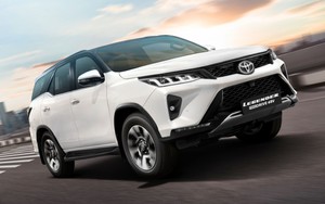 Toyota Fortuner hybrid ra mắt: Giá quy đổi từ 1,3 tỷ đồng, vẫn máy dầu 2.8L kèm mô-tơ điện, nhưng không thể chạy thuần điện