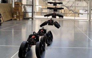 Drone biến hình thành xe 4 bánh trong một thao tác, không khác gì robot Transformer