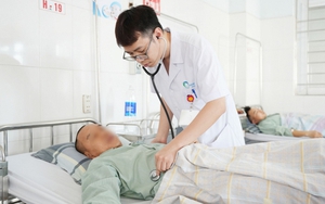 Chạy marathon, 2 người đàn ông nhập viện cấp cứu