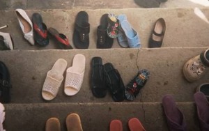 Bức ảnh toàn sự bừa bộn nhưng ông bà chắc chắn rất thích