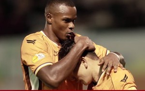 HAGL trắng tay suốt 21 năm, 'dành cả thanh xuân' để trụ hạng