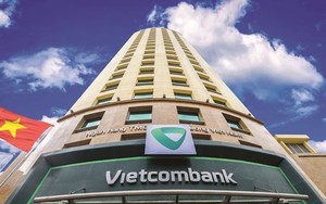 Ngân hàng "big 4" đầu tiên của Việt Nam cho xe buýt điện đưa đón nhân viên đi làm: Quá văn minh!