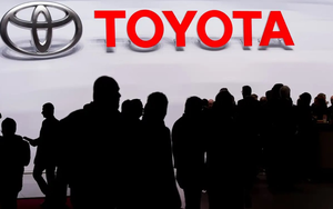 Nữ bồi bàn 30 tuổi thăng tiến thần tốc thành thư ký riêng của Chủ tịch Toyota: Hé lộ những vết nứt chưa từng có bên trong đế chế xe hơi Nhật Bản