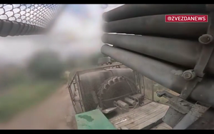 Khoảnh khắc Grad khai hỏa mở đường giúp lính dù đánh úp căn cứ ở Chasiv Yar