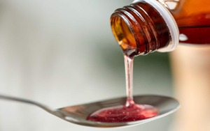 Đột kích văn phòng nông nghiệp, cảnh sát Ấn Độ tịch thu 5.011 chai siro ho giả trị giá 450 triệu đồng chờ tuồn ra thị trường: Hé lộ thủ đoạn tinh vi