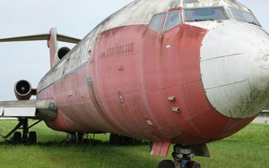 Cận cảnh máy bay Boeing bị "bỏ rơi" 18 năm tại Nội Bài