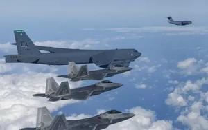 'Pháo đài bay' B-52 tham gia tập trận không quân chung Mỹ - Nhật - Hàn