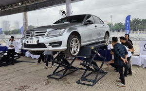 VinFast thu xe xăng đổi xe điện, có người mang Mercedes AMG đến