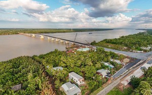 600 người căng mình 'cõng bê tông' vượt sông, quyết đưa cây cầu 8.000 tỷ đồng 'về đích' trước Quốc khánh