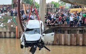 Vụ ô tô tông 2 xe máy rồi lao xuống sông: Xác định 2 nạn nhân tử vong