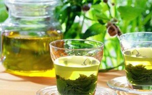 Loại lá bán đầy chợ Việt, vốn là "thức uống của người nghèo" đang khiến thế giới chi gần 100 triệu USD nhập khẩu trong nửa đầu năm