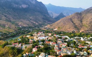 Biệt phái 15 cán bộ sở ngành lên hỗ trợ 2 xã biên giới Thanh Hóa