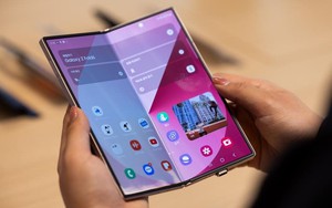 Nhà báo công nghệ: "Điện thoại mới của Samsung rất tuyệt nhưng vẫn hụt hơi trước máy Trung Quốc ở 1 thứ"