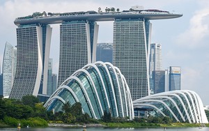 Ngăn chặn thành công “suy thoái kỹ thuật”, nền kinh tế nhà giàu của Đông Nam Á vẫn cảnh báo về sự bất ổn