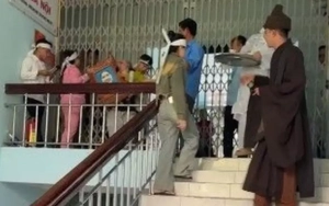 Kết luận vụ người nhà tố bác sĩ rồi mang di ảnh tới Trung tâm y tế ‘trục vong’