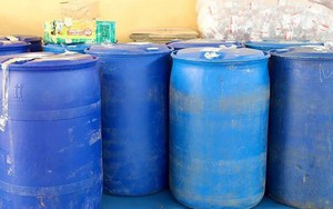 Phá đường dây sản xuất cồn y tế giả quy mô lớn do 2 anh em ruột làm chủ: Phát hiện chất cực nguy hại