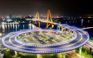 Cây cầu biểu tượng "Cửa thế giới" do Vingroup đầu tư thông xe, đô thị đảo nghỉ dưỡng duy nhất VN cất cánh