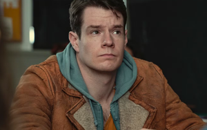 Xem phim "Sex Education" xong, tôi thấy 5 năm cố gắng trở thành "trai hư" của mình thật ngớ ngẩn