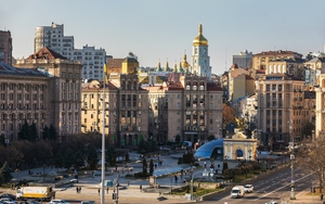 Kinh tế Ukraine có thể chỉ tăng trưởng 2% nhưng đang nắm "vũ khí" 46 tỷ USD