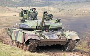 Hàng chục xe tăng M-84 đang trên đường tới tham chiến