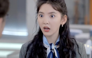 Đi làm thay mẹ 1 ngày, tôi chạm mặt ông sếp khó ưa và biết bí mật không thể tin nổi sau lời thì thầm: "6 năm rồi nhỉ"