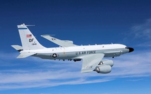 RC-135V Rivet Joint xuất hiện trên Biển Đen