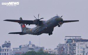 Dàn 'ngựa thồ' lần đầu huấn luyện trên bầu trời Hà Nội chuẩn bị diễu binh 2/9