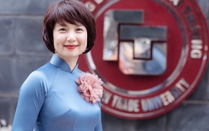 Cựu nữ sinh trở thành tân hiệu trưởng ĐH Ngoại thương, từng gây "bão" với bức thư gửi hàng triệu sĩ tử: "Một vùng biển lặng không tạo ra được thủy thủ giỏi"