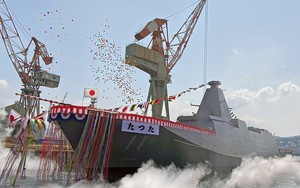 Hải quân Nhật Bản liên tiếp nhận khinh hạm lớp Mogami với tốc độ chóng mặt