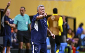 FIFA Club World Cup 2025: HLV Monterrey chỉ trích quyết định của trọng tài sau khi thua Borussia Dortmund