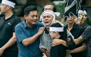 Vụ lật tàu Hạ Long: Tang thương bao trùm nhà tang lễ, người thân bật khóc bên áo quan