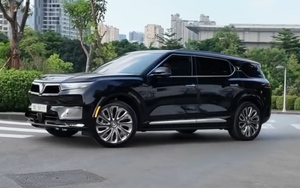 Chiếc VinFast VF 9 độ nhẹ nhàng, thay bộ mâm nhưng ai cũng ngoái nhìn: Tháo từ xe 12 tỷ đồng?