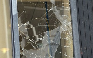 4 cách bảo vệ cửa kính trước bão WIPHA: Cách 1 phải nhớ, làm ngay khi thấy gió!