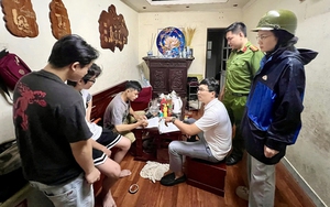 Hà Nội di dân khỏi chung cư nguy hiểm trước giờ bão Wipha đổ bộ