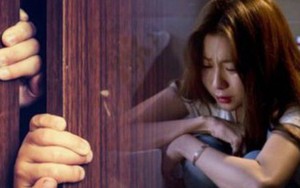 Cưới nhau 1 năm không động phòng, tôi âm thầm lắp camera rồi sững sờ vì người anh ấy gặp mỗi đêm