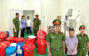 Cận cảnh khám xét Công ty Athena Việt Nam của 'trùm mỹ phẩm giả' Đường Văn Thiết
