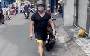 TP HCM: Người đàn ông cầm dao đe dọa tài xế xe ba gác sau va chạm giao thông