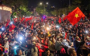 Báo Trung Quốc ngỡ ngàng với cảnh tượng xuất hiện sau chức vô địch của U23 Việt Nam