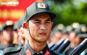 Gương mặt rám nắng, đẫm mồ hôi trên thao trường nắng lửa mừng đại lễ