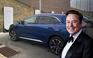 VinFast VF 8 sạc điện tại trụ Tesla: Đây là tham vọng của Elon Musk