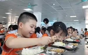 Hà Nội sẽ chi hơn 3.000 tỷ lo bữa ăn trưa cho học sinh tiểu học