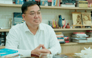 Khoảnh khắc nào là đáng sống nhất? Câu trả lời của ông Hoàng Nam Tiến chạm mạnh đến những người đang sống