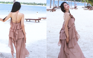 Mê mẩn bóng lưng yêu kiều của mỹ nữ trên bãi biển, hoá ra là nàng WAG "bạch nguyệt quang" làng bóng đá