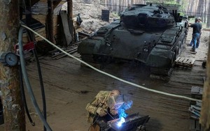 Pháo tự hành 2S19 Msta-S với tháp pháo T-72 được phát hiện trên chiến trường