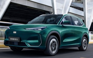 Hãng xe xây nhà máy 4.100 tỷ nâng cấp mẫu SUV vừa ra mắt tại Việt Nam: Đi xa hơn 610 km nhưng giá vẫn giữ nguyên từ 400 triệu đồng