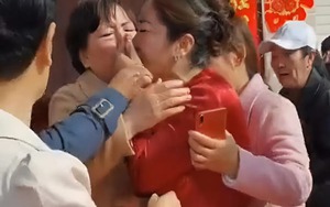 Bị mẹ chồng tương lai báo công an vì hơn 210 triệu tiền cưới, cô gái hoàn tiền rồi làm một điều khiến cả nhà trai chết lặng