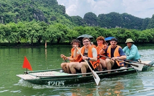 Miễn thị thực cho công dân 12 nước đến Việt Nam du lịch