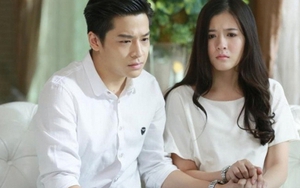 Thấy chồng đưa phong bì "tiền nhà ngoại" dày cộp, tôi mở ra mà lạnh sống lưng